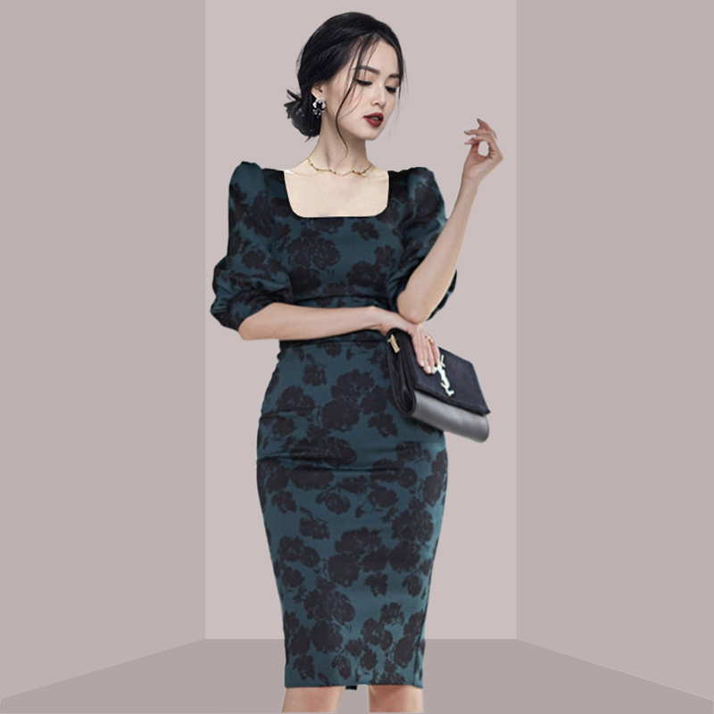 Midi Skirt Floral - ชุดเดรสยาวระดับกลาง ลายดอกไม้ ทรงเข้ารูป สไตล์เกาหลี คอเหลี่ยม เอวเข้ารูป