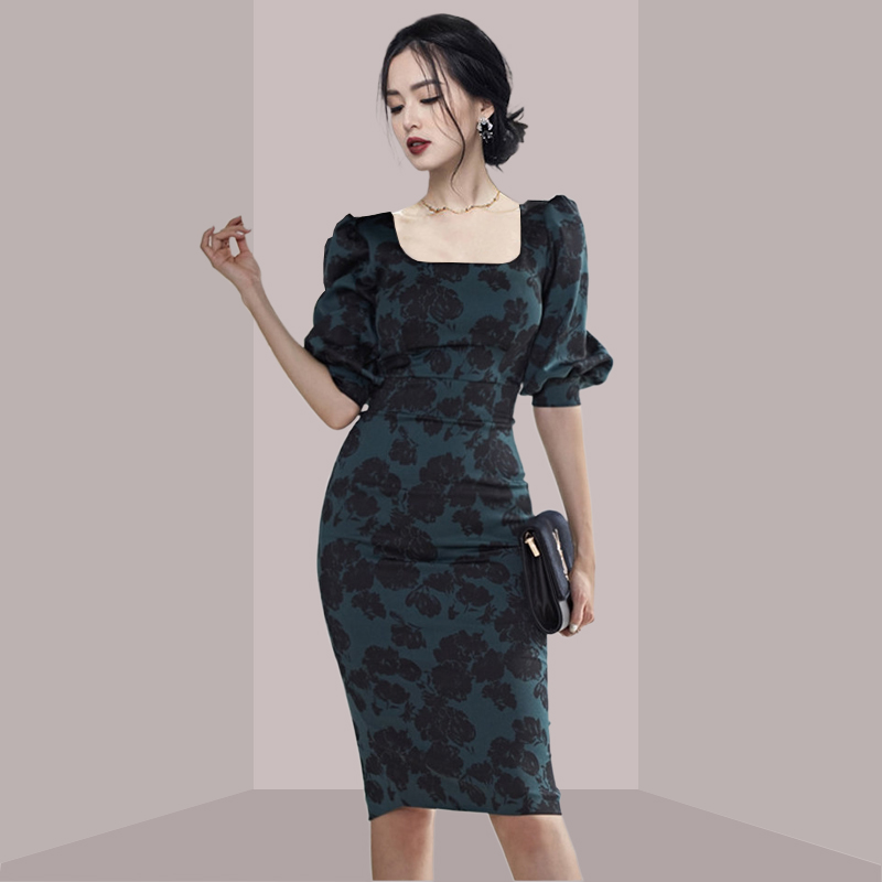 ชุดเดรสยาวระดับกลาง ลายดอกไม้  - Midi Skirt Floral บทวิจารณ์และราคา